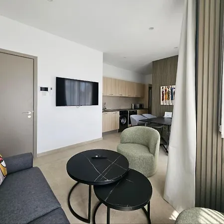 Larnaca's Center, Ermou Apartament